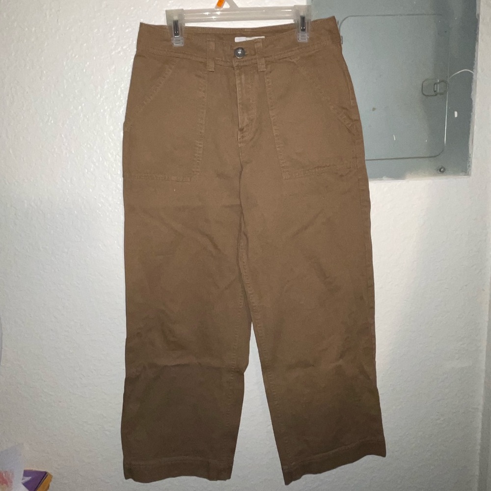 Cropped tawny colored pants, great for casual nights and days!